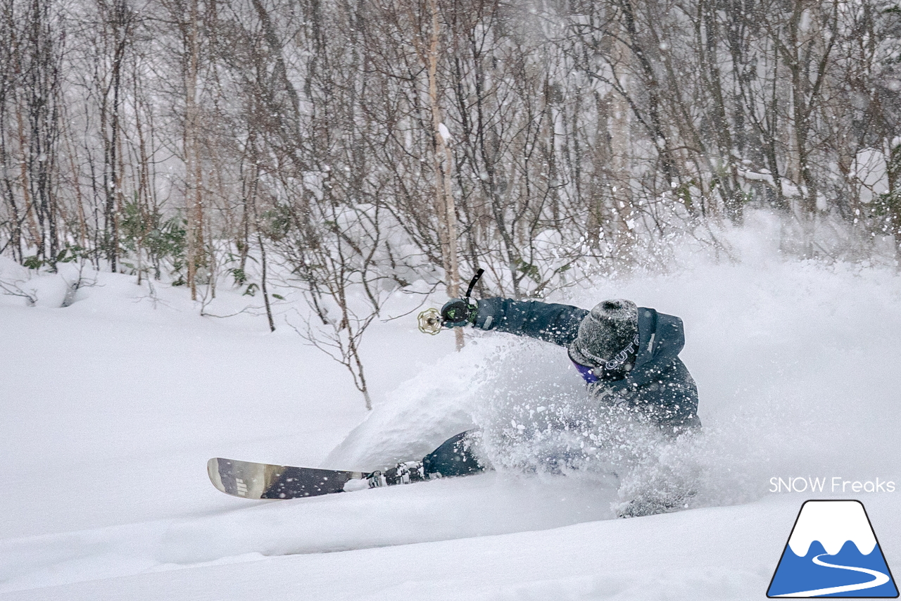 キロロリゾート｜ただいま北海道内最深の積雪160cm。午後のゲレンデで快適粉雪クルージング！